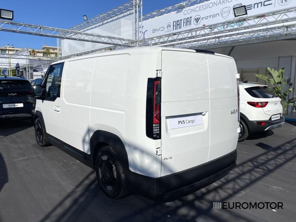 Kia PV5 nuova a Bari (11)