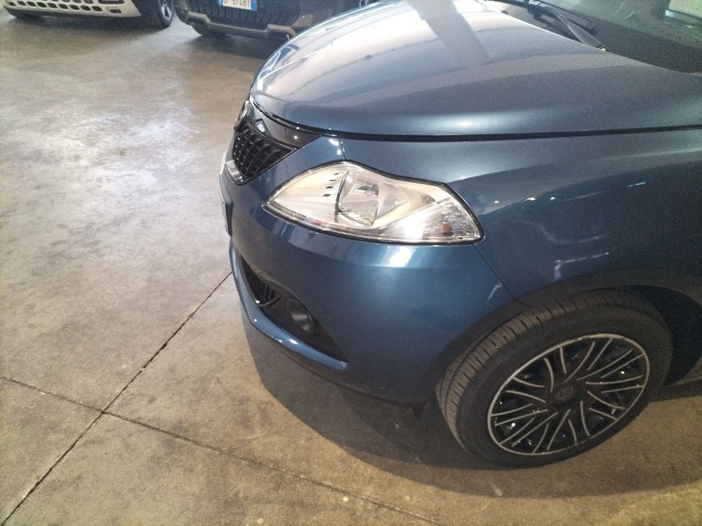 Lancia Ypsilon usata a Brindisi (10)