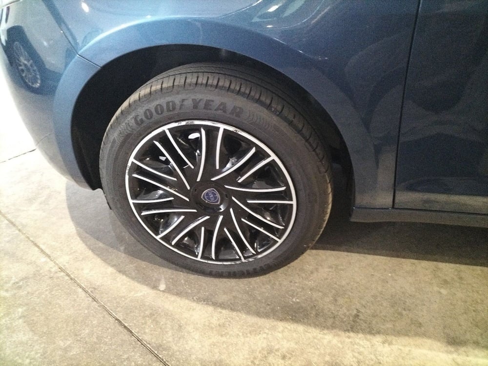 Lancia Ypsilon usata a Brindisi (13)