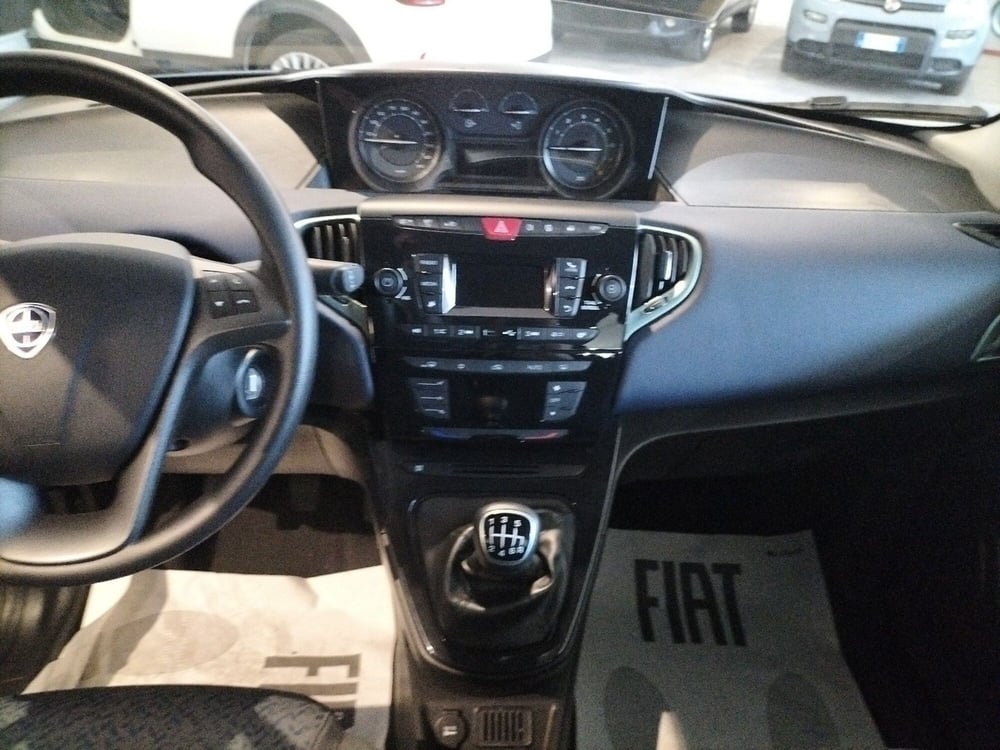 Lancia Ypsilon usata a Brindisi (20)
