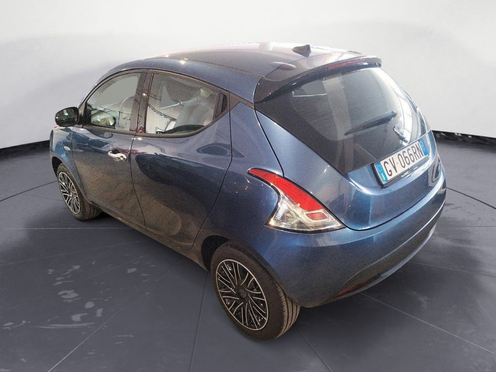 Lancia Ypsilon usata a Brindisi (3)