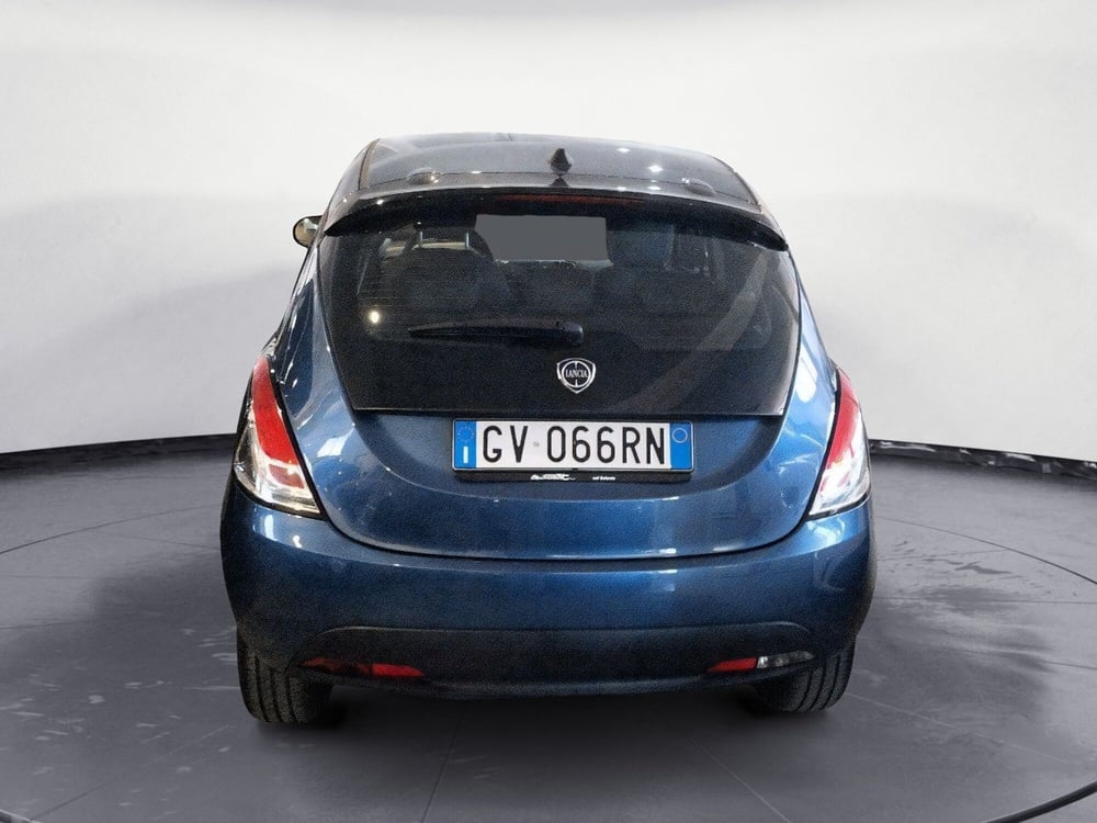 Lancia Ypsilon usata a Brindisi (4)