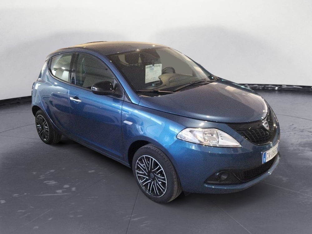 Lancia Ypsilon usata a Brindisi (8)