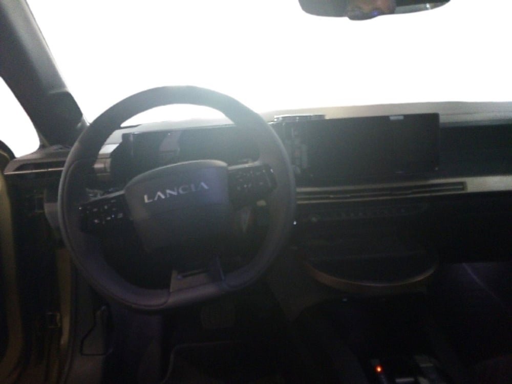 Lancia Ypsilon usata a Brindisi (16)
