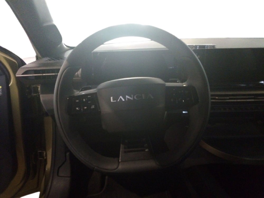 Lancia Ypsilon usata a Brindisi (18)