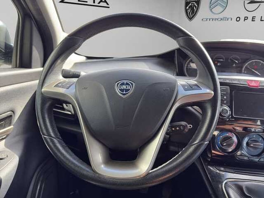 Lancia Ypsilon usata a Vibo Valentia (11)