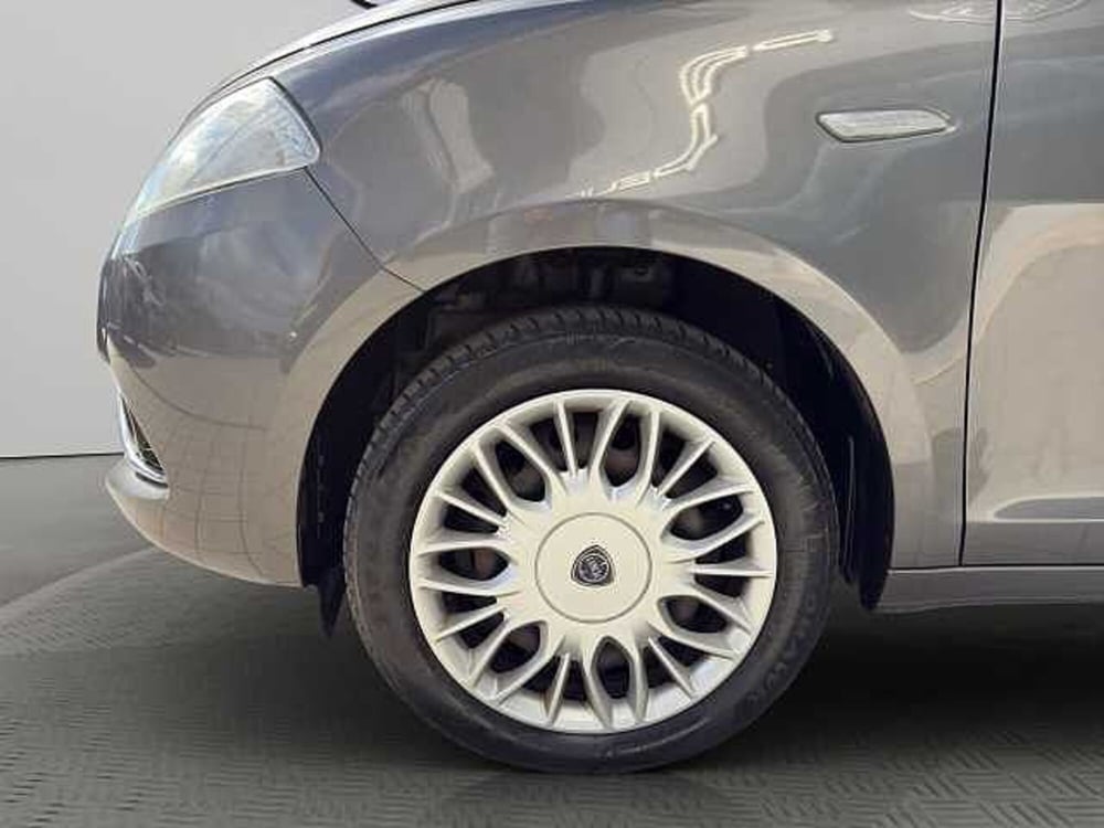 Lancia Ypsilon usata a Vibo Valentia (15)