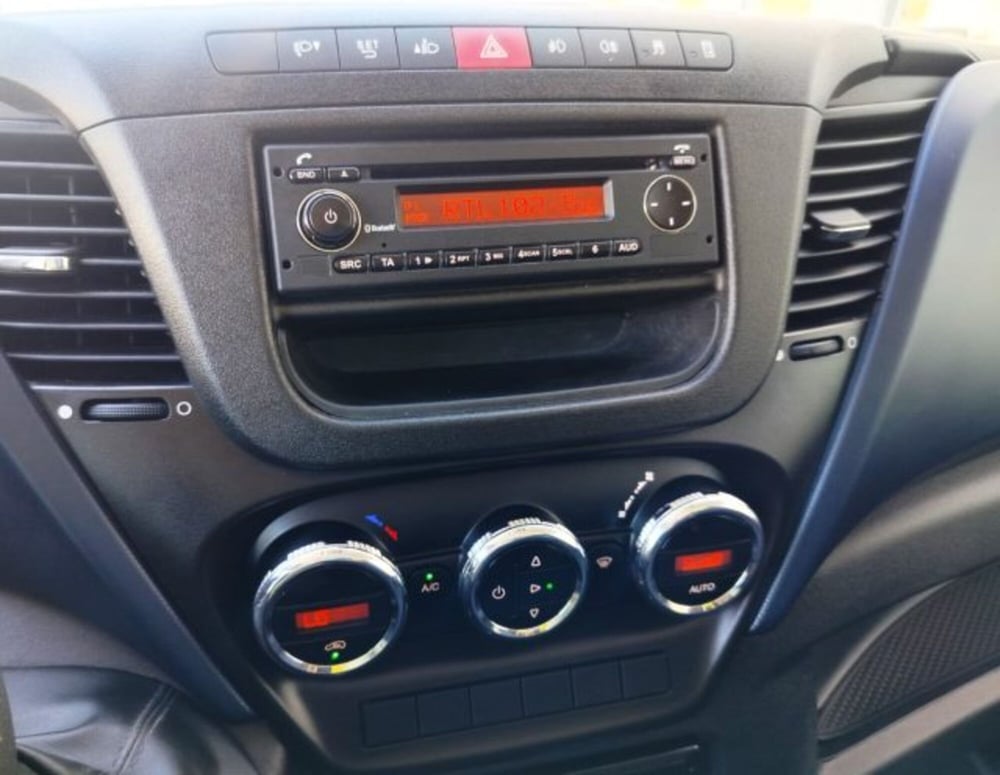 Iveco Daily Telaio usata a Oristano (10)