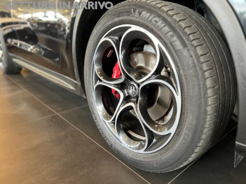 Alfa Romeo Stelvio usata a Modena (9)