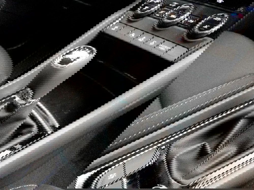 Skoda Karoq nuova a Piacenza (15)