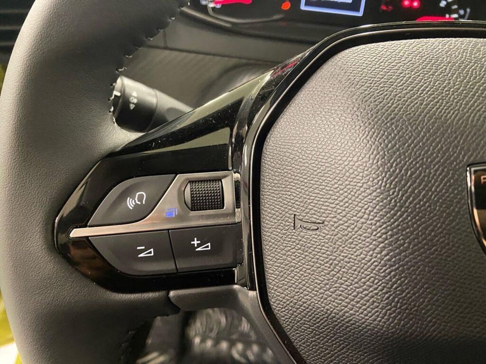 Peugeot 208 nuova a Torino (12)