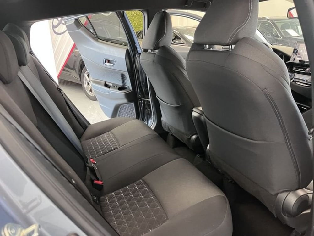 Toyota Toyota C-HR usata a Prato (10)