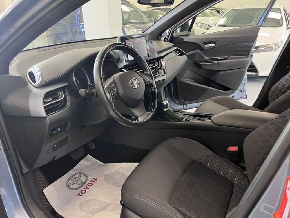 Toyota Toyota C-HR usata a Prato (7)