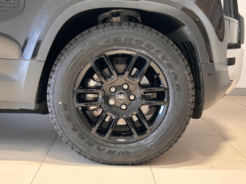 Land Rover Defender usata a Napoli (9)