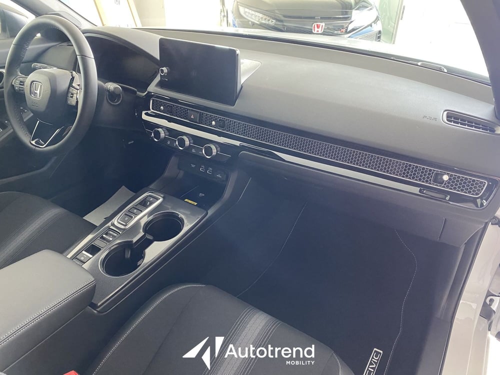 Honda Civic nuova a Bari (8)