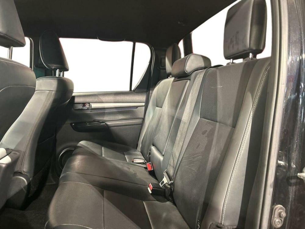 Toyota Hilux usata a Lecco (12)