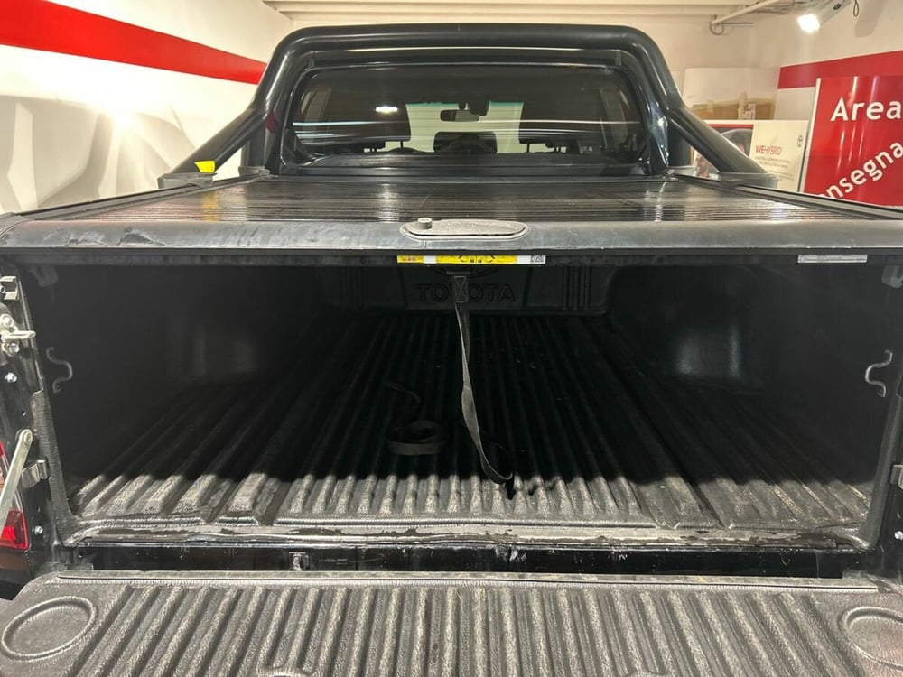 Toyota Hilux usata a Lecco (14)