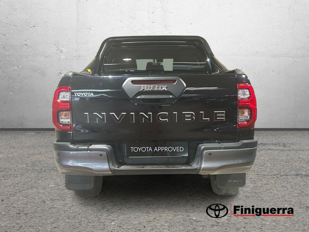Toyota Hilux usata a Lecco (4)