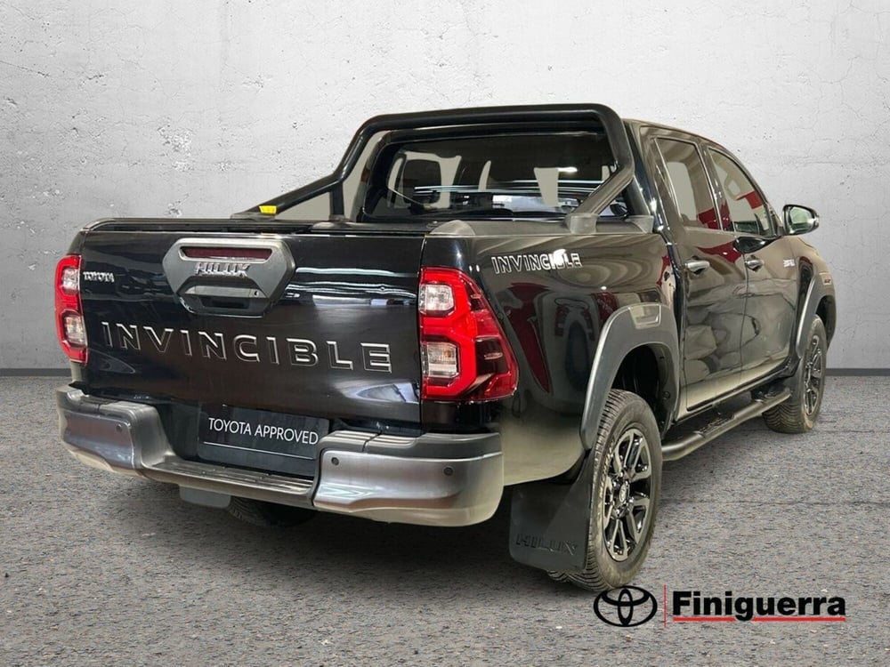 Toyota Hilux usata a Lecco (5)