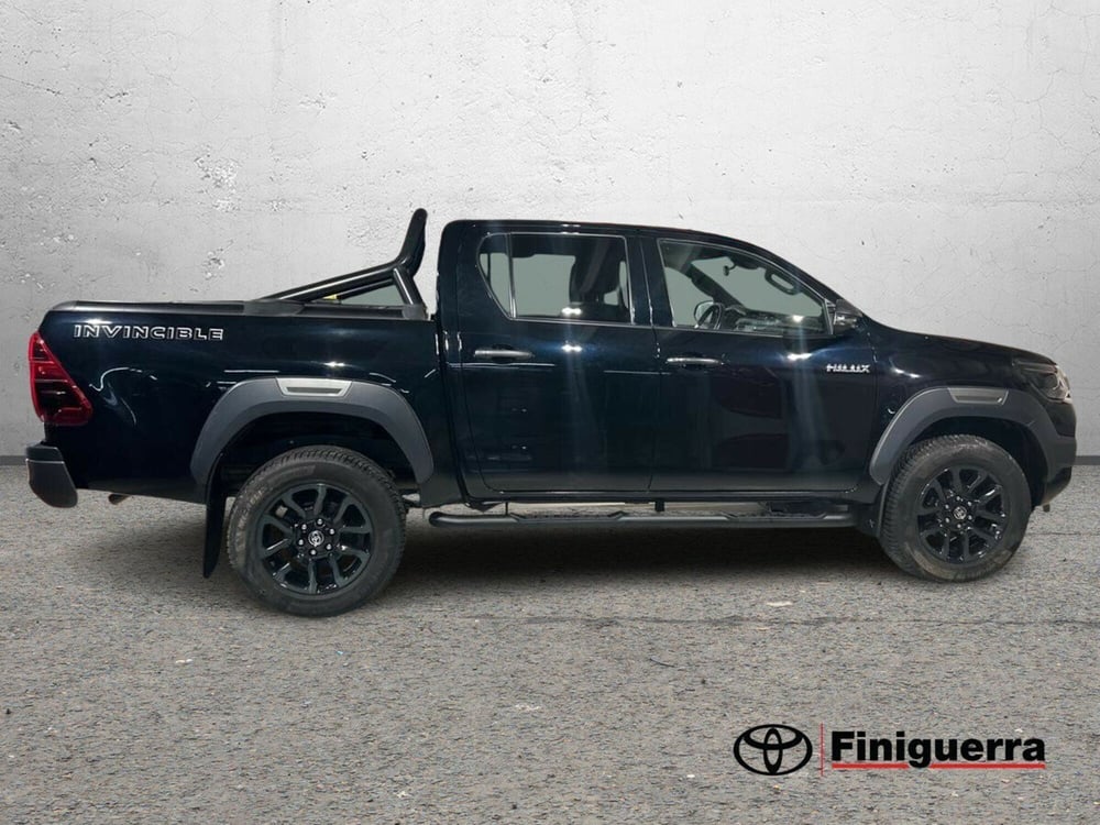Toyota Hilux usata a Lecco (6)