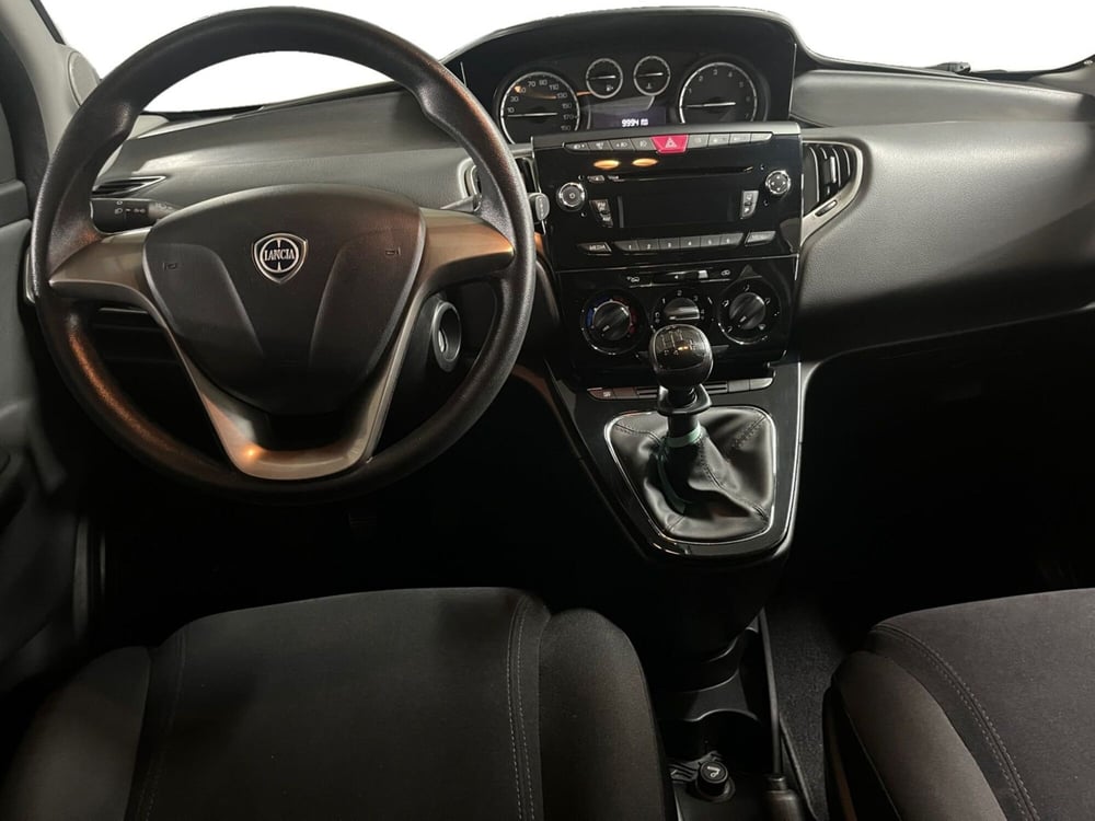 Lancia Ypsilon usata a Modena (10)
