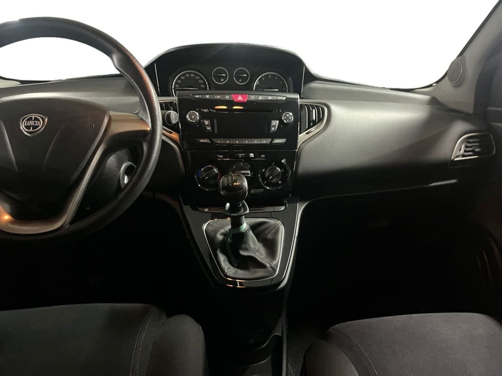 Lancia Ypsilon usata a Modena (11)