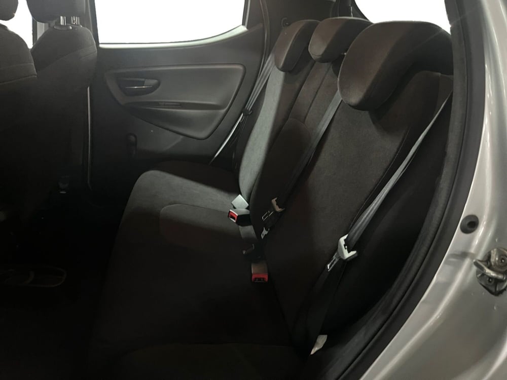 Lancia Ypsilon usata a Modena (13)