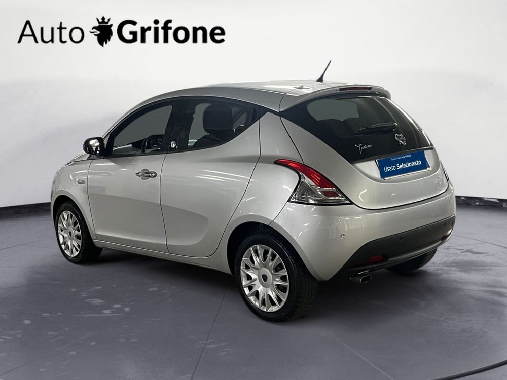 Lancia Ypsilon usata a Modena (3)