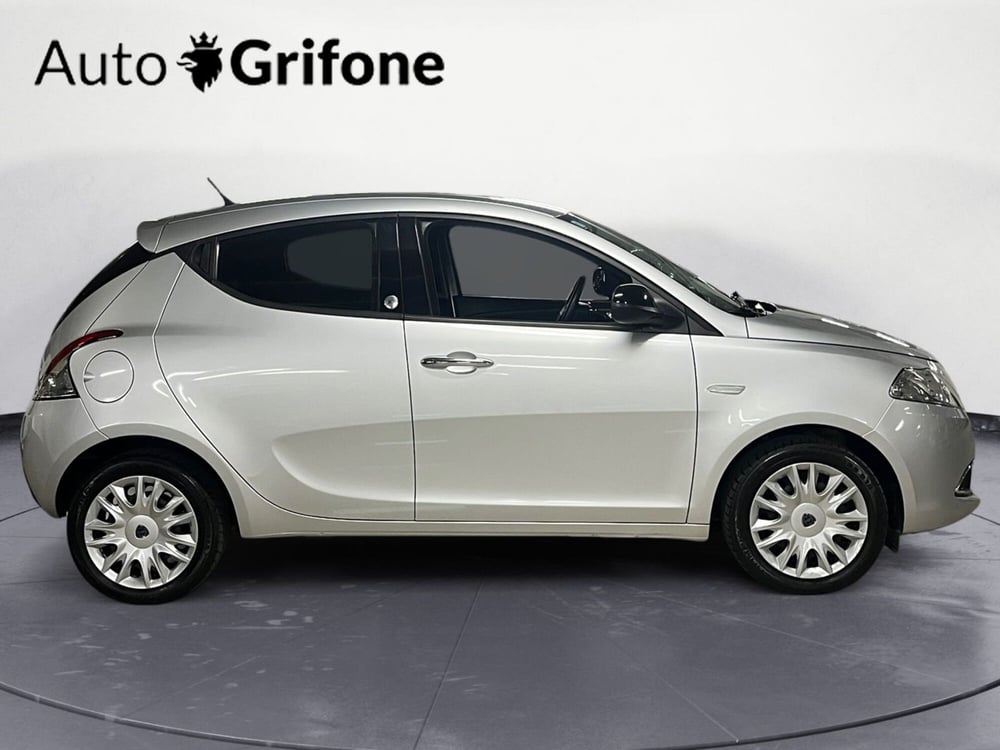 Lancia Ypsilon usata a Modena (6)