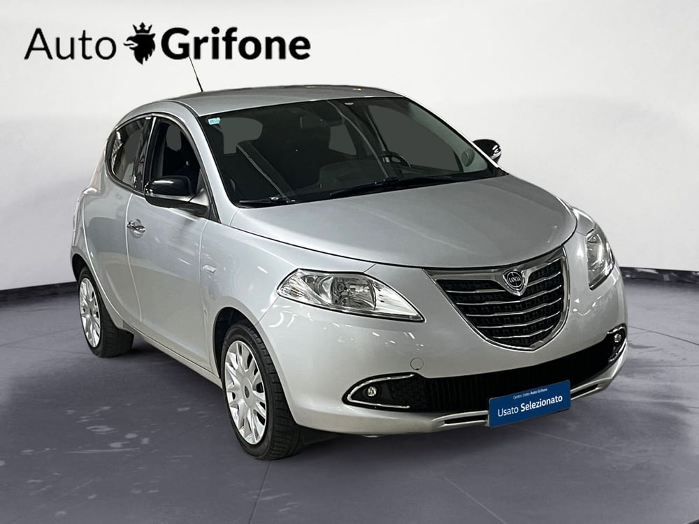 Lancia Ypsilon usata a Modena (7)