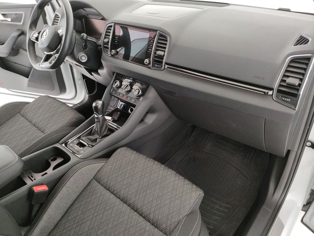 Skoda Karoq usata a Caserta (14)