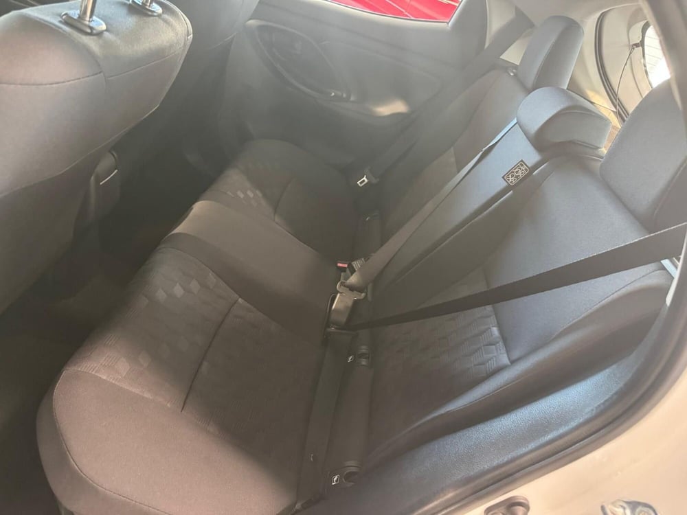 Mazda Mazda2 Hybrid nuova a Napoli (19)