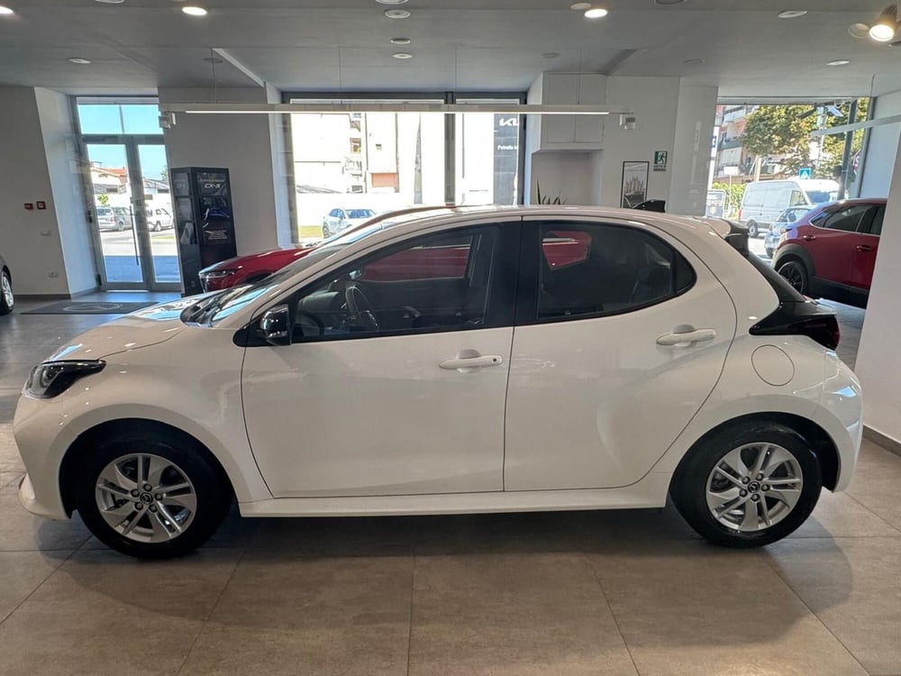 Mazda Mazda2 Hybrid nuova a Napoli (5)