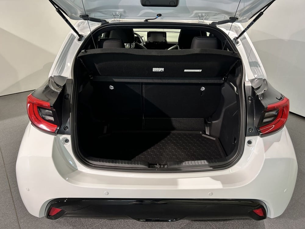 Toyota Yaris usata a Milano (11)