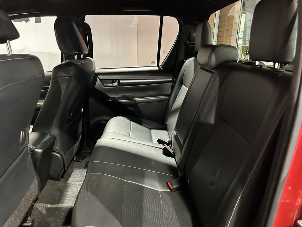 Toyota Hilux usata a Milano (15)