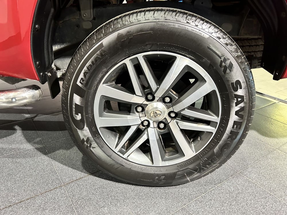 Toyota Hilux usata a Milano (7)