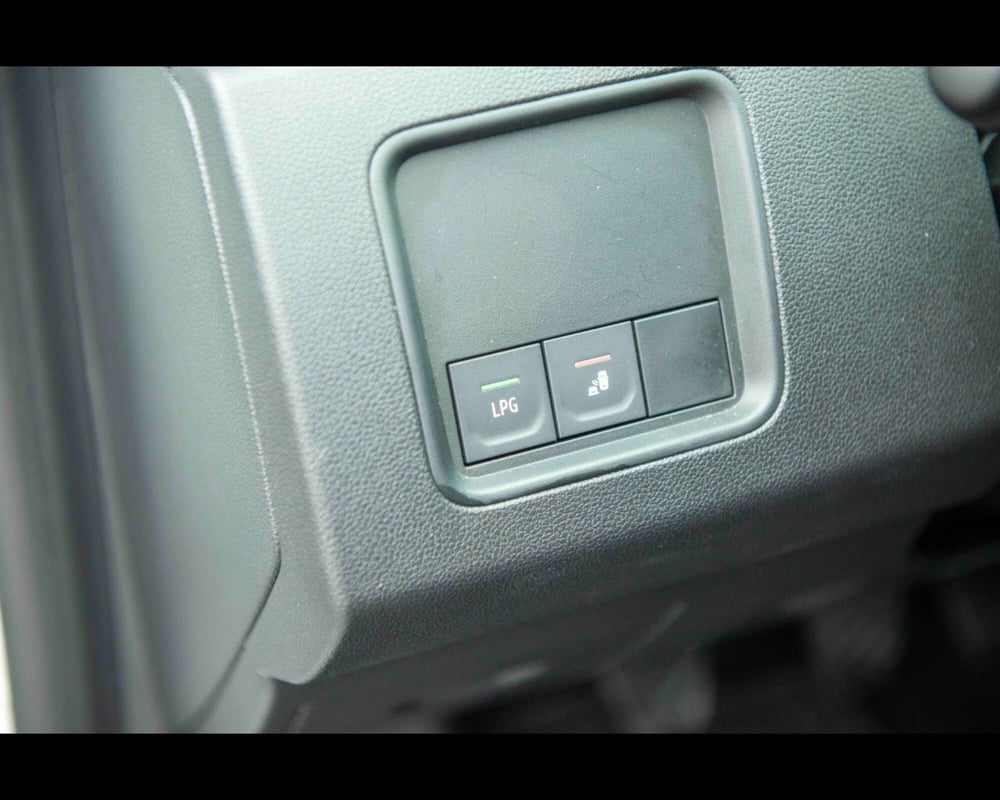 Dacia Duster usata a Treviso (18)