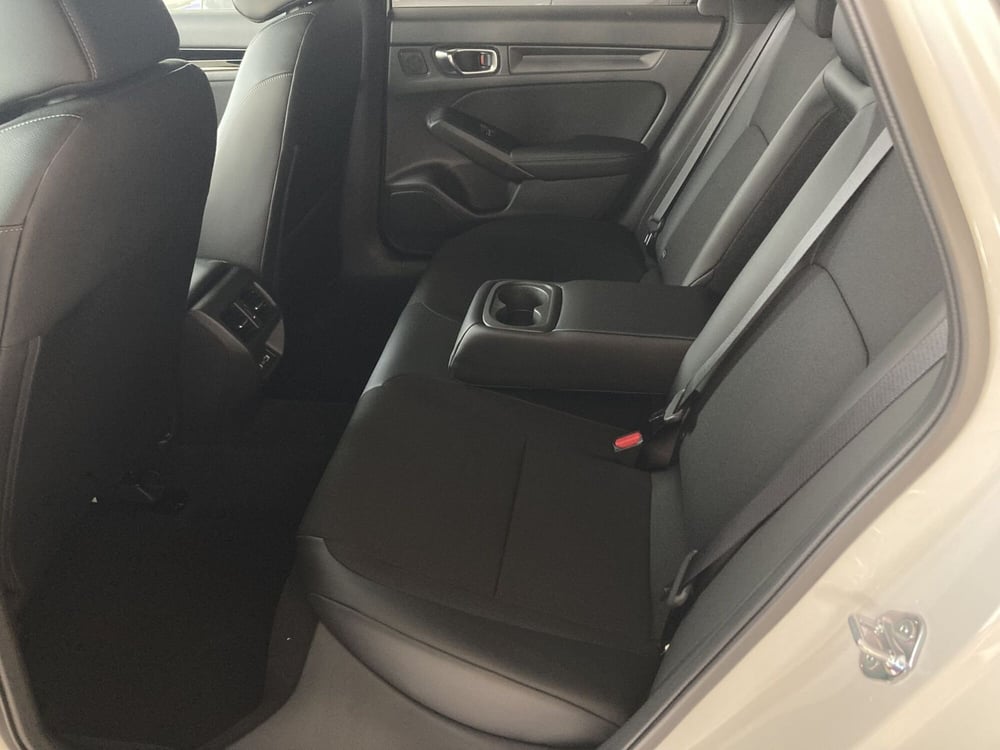 Honda Civic nuova a Pavia (13)