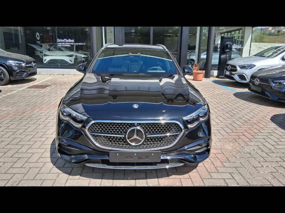 Mercedes-Benz Classe E Station Wagon nuova a Pisa (2)