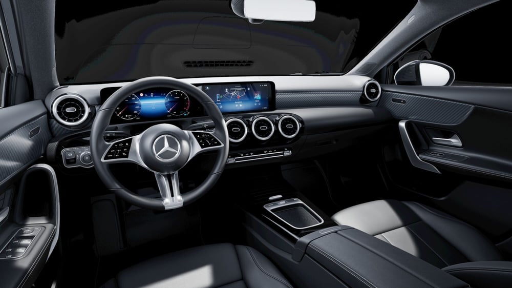Mercedes-Benz Classe A nuova a Milano (8)