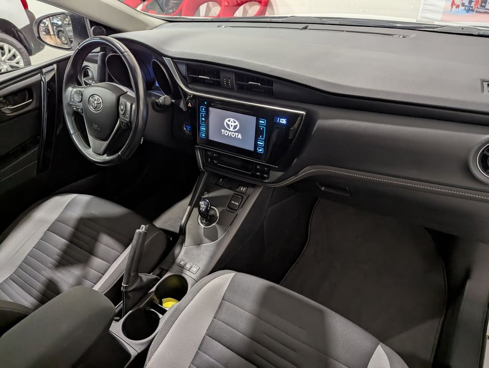 Toyota Auris usata a Trento (9)