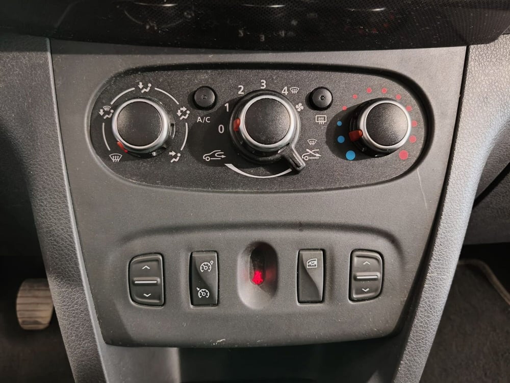 Dacia Sandero usata a Brescia (15)