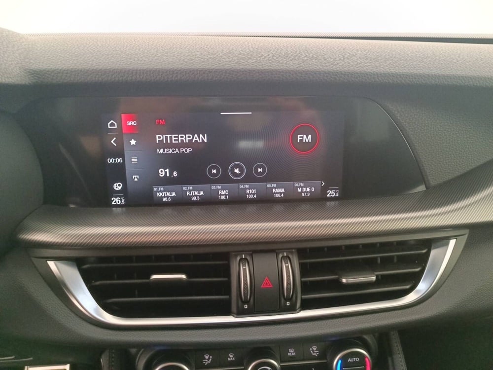 Alfa Romeo Stelvio usata a Treviso (16)