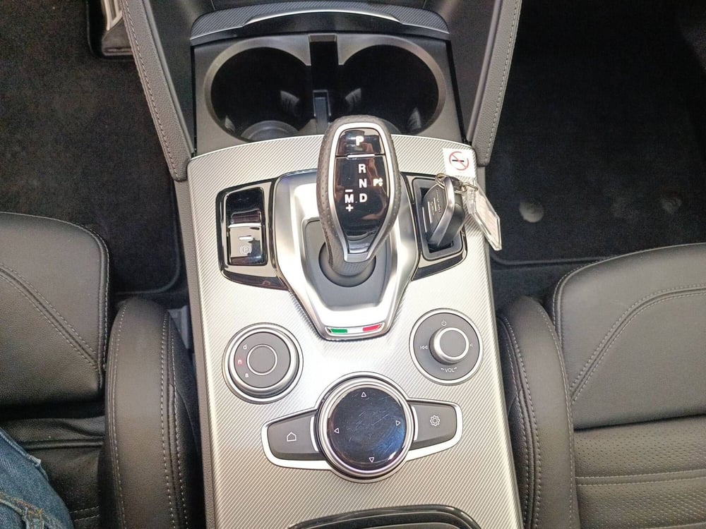 Alfa Romeo Stelvio usata a Treviso (19)