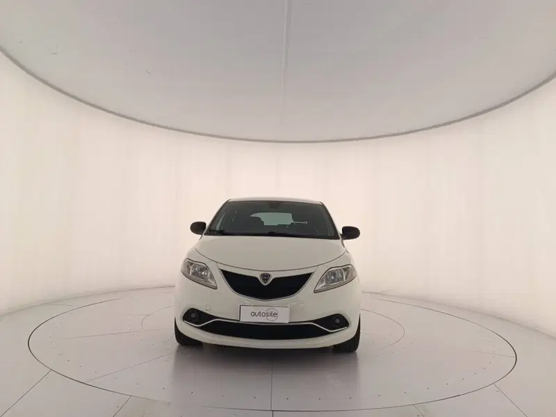 Lancia Ypsilon usata a Treviso (2)