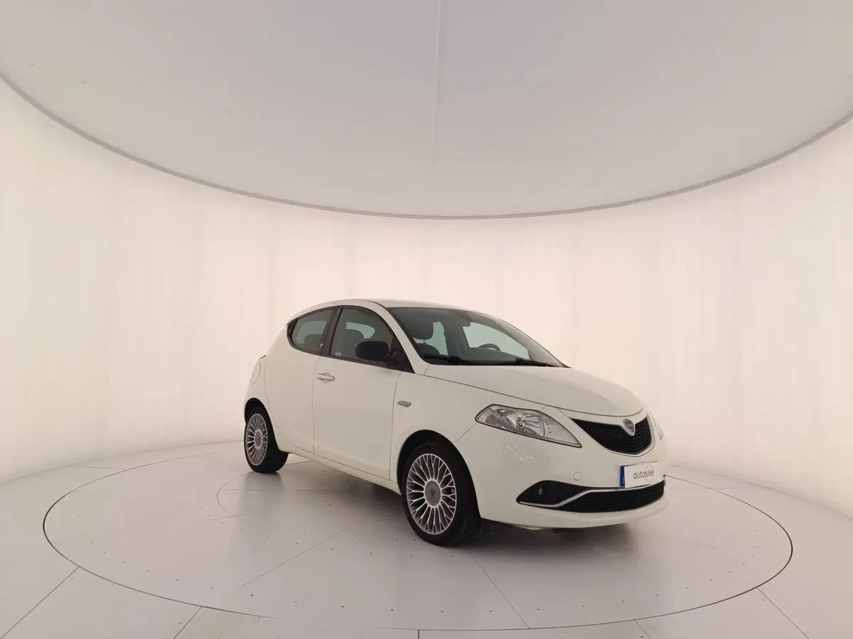 Lancia Ypsilon usata a Treviso (3)