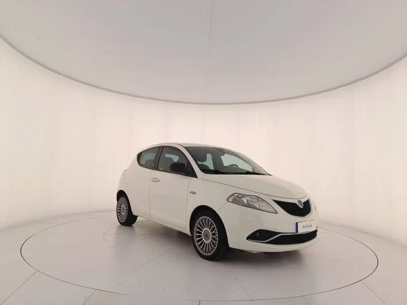 Lancia Ypsilon usata a Treviso (3)