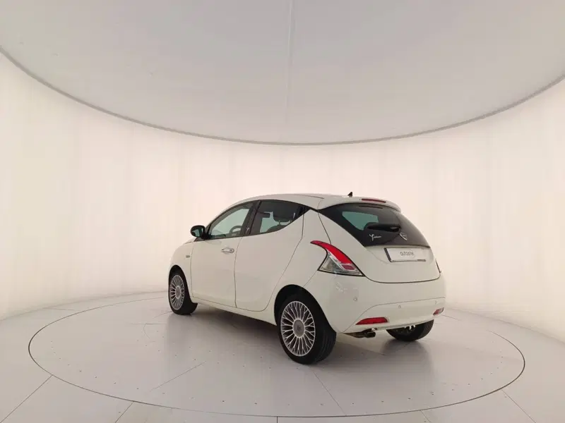 Lancia Ypsilon usata a Treviso (4)