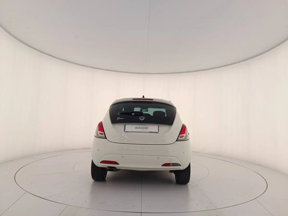 Lancia Ypsilon usata a Treviso (5)