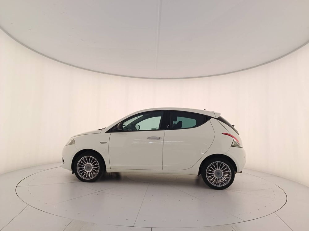 Lancia Ypsilon usata a Treviso (8)